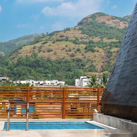 Saffronstays Urja, Lonavala - Private Villa With 2 Pools, Spa Room, Private Elevator & Waterfall Екстер'єр фото