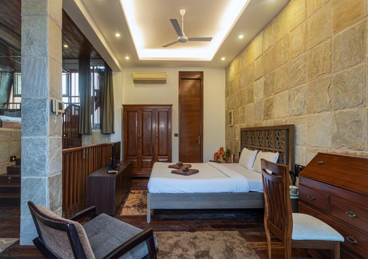 Saffronstays Urja, Lonavala - Private Villa With 2 Pools, Spa Room, Private Elevator & Waterfall Екстер'єр фото