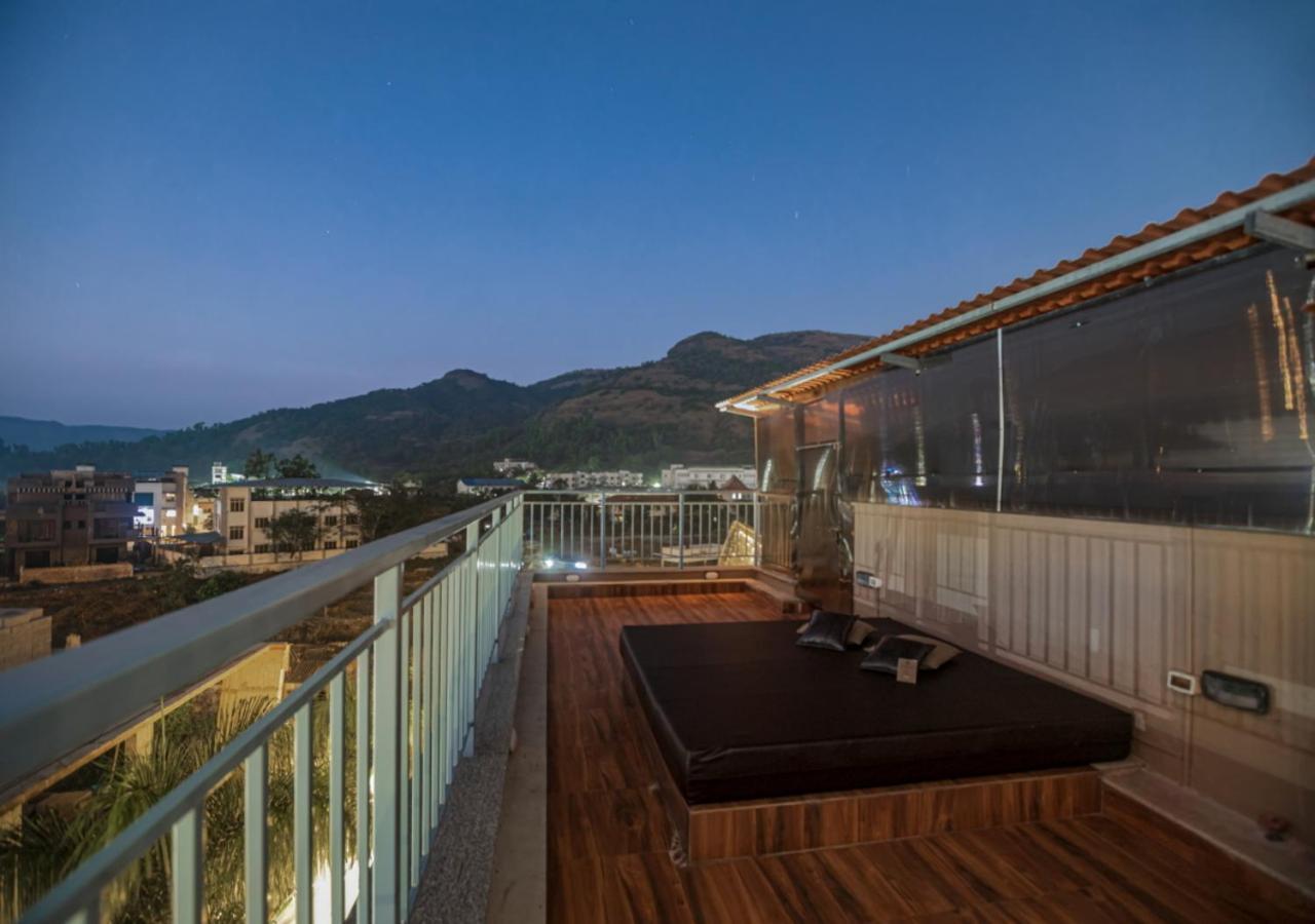 Saffronstays Urja, Lonavala - Private Villa With 2 Pools, Spa Room, Private Elevator & Waterfall Екстер'єр фото